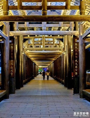 【追光塑影】風(fēng)雨橋夜游