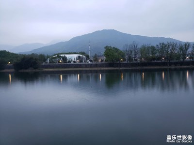 【鏡頭內(nèi)外】+?雨中慢跑