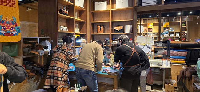 {皮具店的靜物攝影}+回顧貼