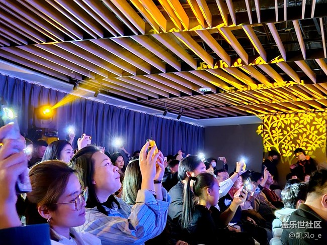 {燭光音樂會}+和小伙伴們一起體驗夜景模式的音樂會呀~