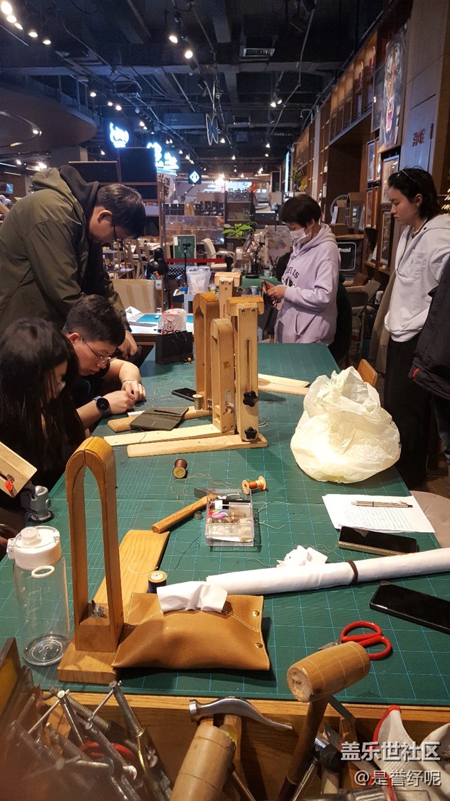 皮具店的靜物攝影+：打造DIY皮具，定格美好時刻