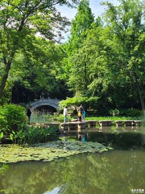 【快樂(lè)假日】+ 愉快假日