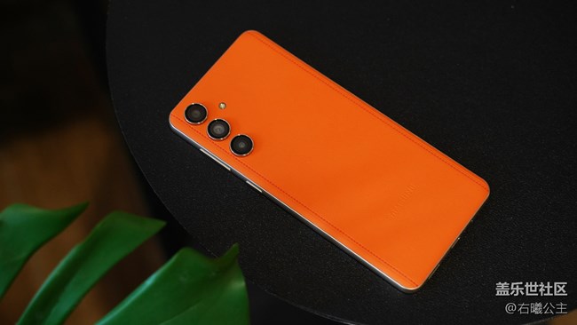 簡(jiǎn)約之美 令人心動(dòng) 三星Galaxy C55 5G圖賞