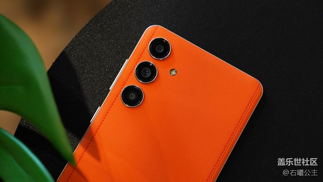 簡(jiǎn)約之美 令人心動(dòng) 三星Galaxy C55 5G圖賞