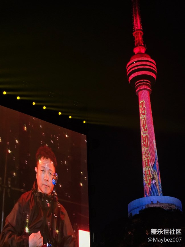 Fold 5 在暗光環(huán)境下拍照挺強的