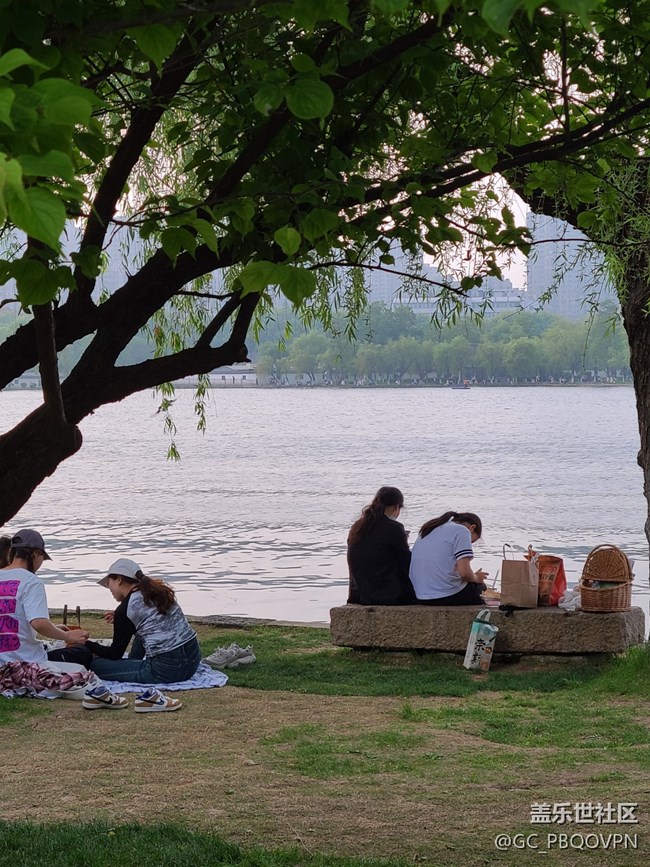 【去有風的地方】+湖邊吹風