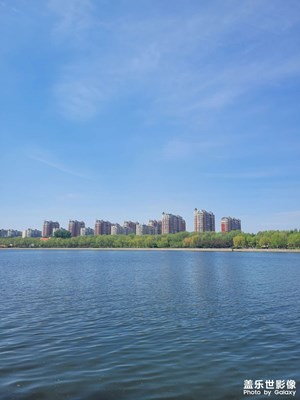 【時(shí)光留影】+?河邊散步