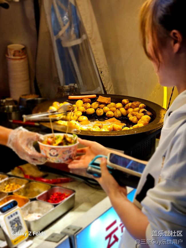 【夜幕下的城市煙火氣】用蓋樂世，感受城隍廟的過去與今朝