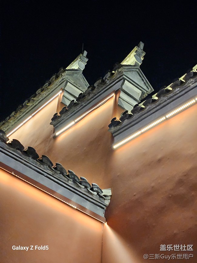 【夜幕下的城市煙火氣】用蓋樂世，感受城隍廟的過去與今朝