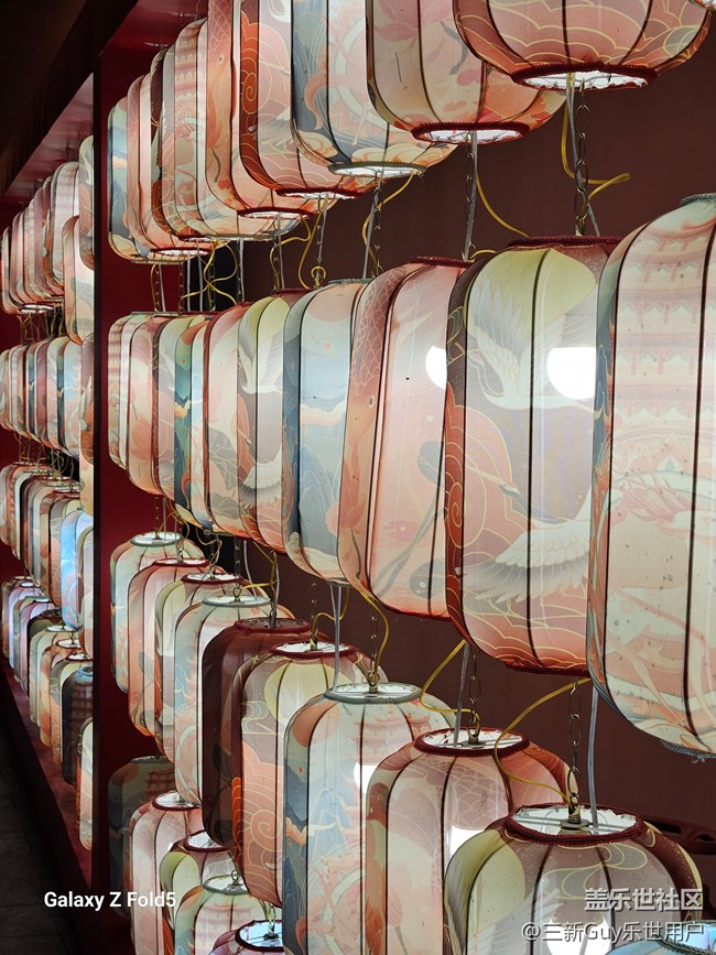 【夜幕下的城市煙火氣】用蓋樂世，感受城隍廟的過去與今朝