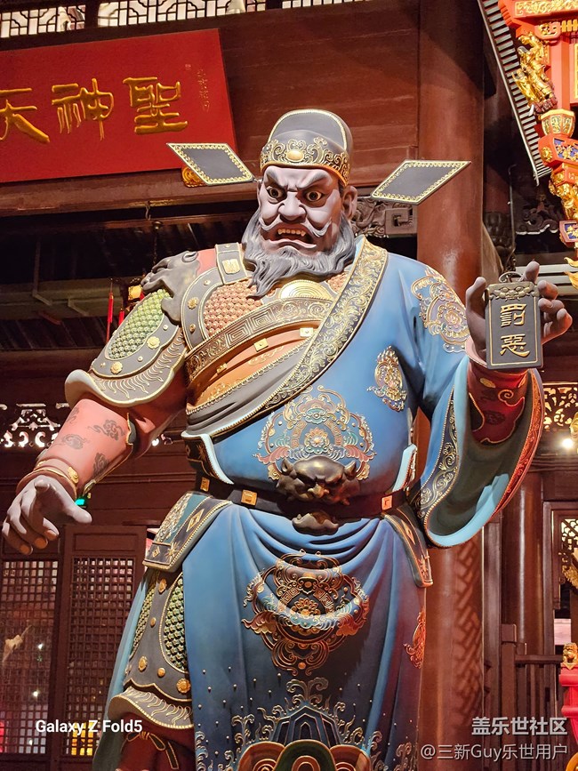 【夜幕下的城市煙火氣】用蓋樂世，感受城隍廟的過去與今朝