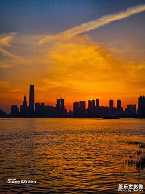 來看世紀(jì)朝霞吧??