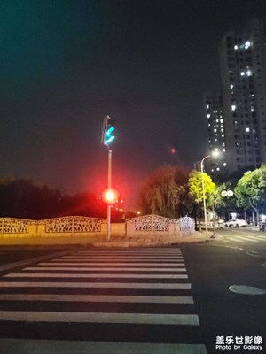 【尋光獵影】+ 紅綠燈