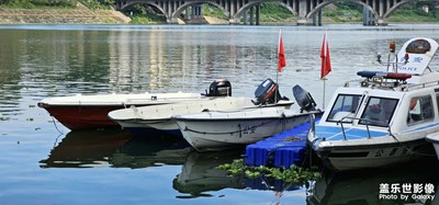 【光影色彩】+白云下河邊上