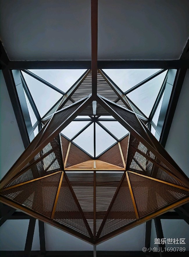 【色彩與光影的邂逅】造型建筑