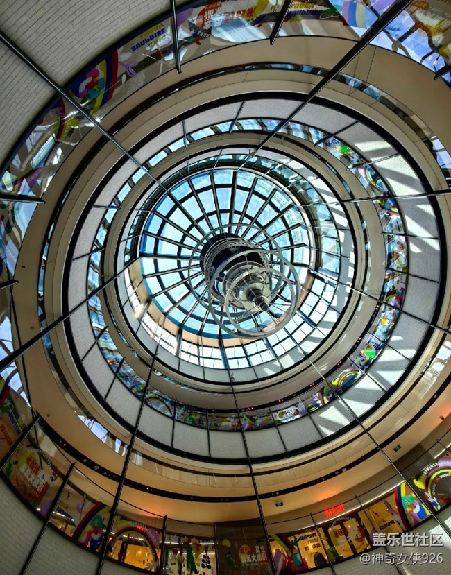 【色彩與光影的邂逅】美麗的穹頂