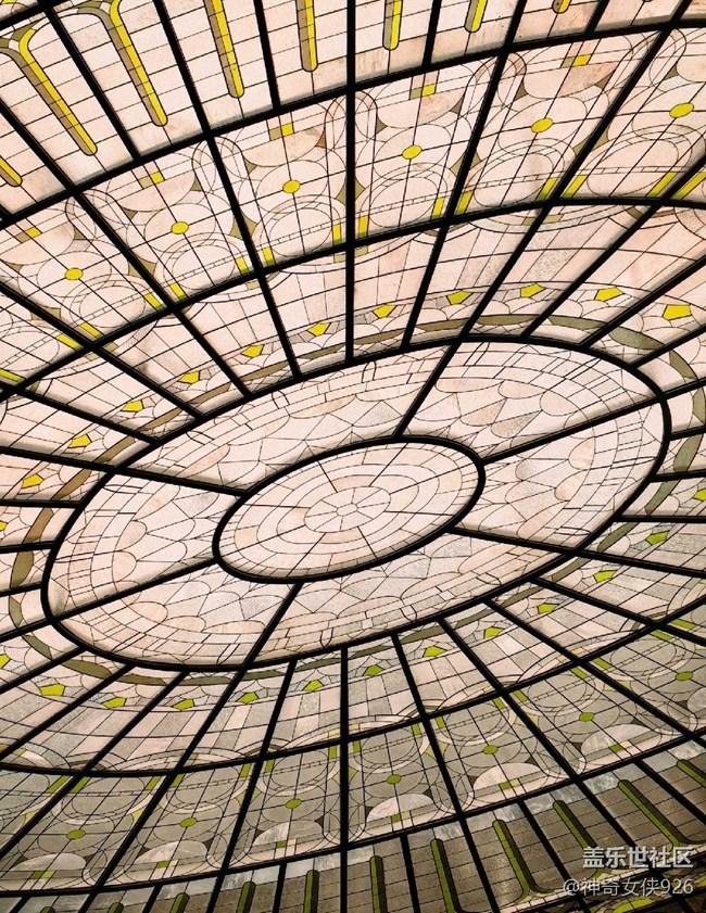 【色彩與光影的邂逅】美麗的穹頂