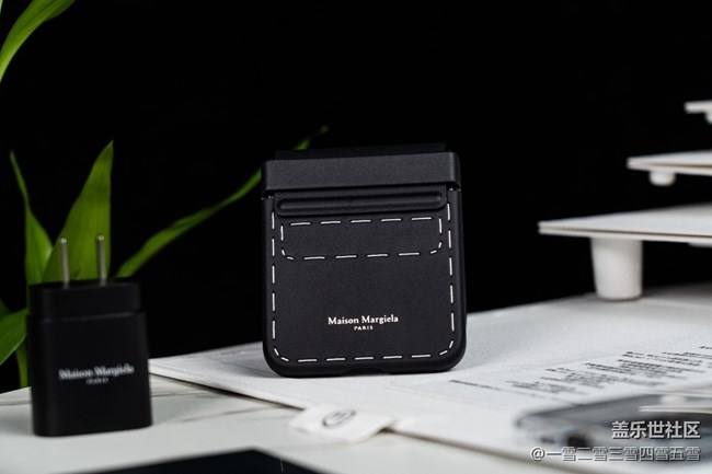 Galaxy Z Flip5 Maison Margiela限量版圖賞