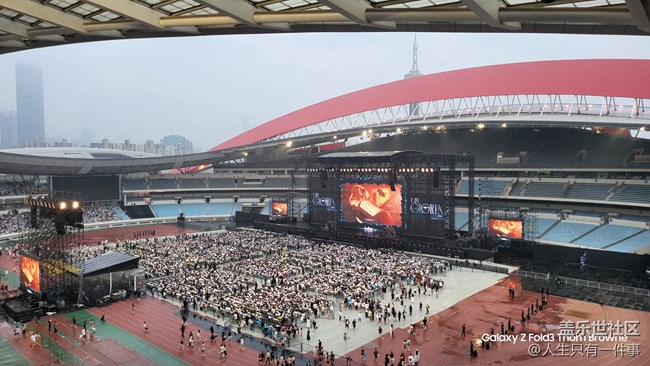 《S24系列百倍變焦看演唱會》+“近距離”體驗現(xiàn)場演出的樂趣