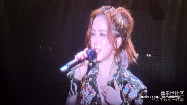 《S24系列百倍變焦看演唱會》+“近距離”體驗現(xiàn)場演出的樂趣