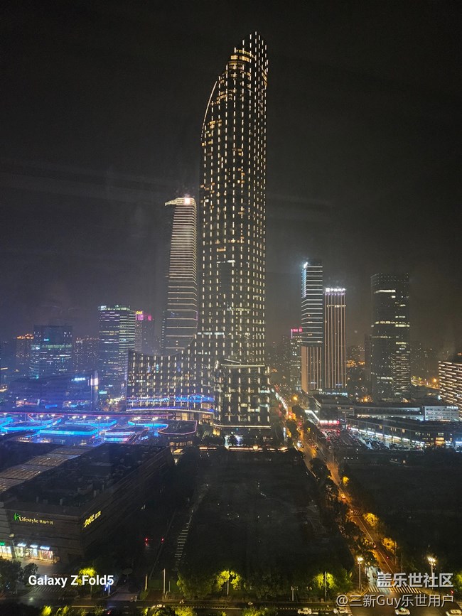 【最美家鄉(xiāng)地標(biāo)建筑】夜泊金雞湖，觀一門(mén)一柱