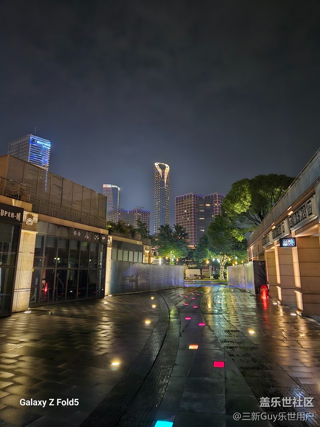 【最美家鄉(xiāng)地標(biāo)建筑】夜泊金雞湖，觀一門(mén)一柱