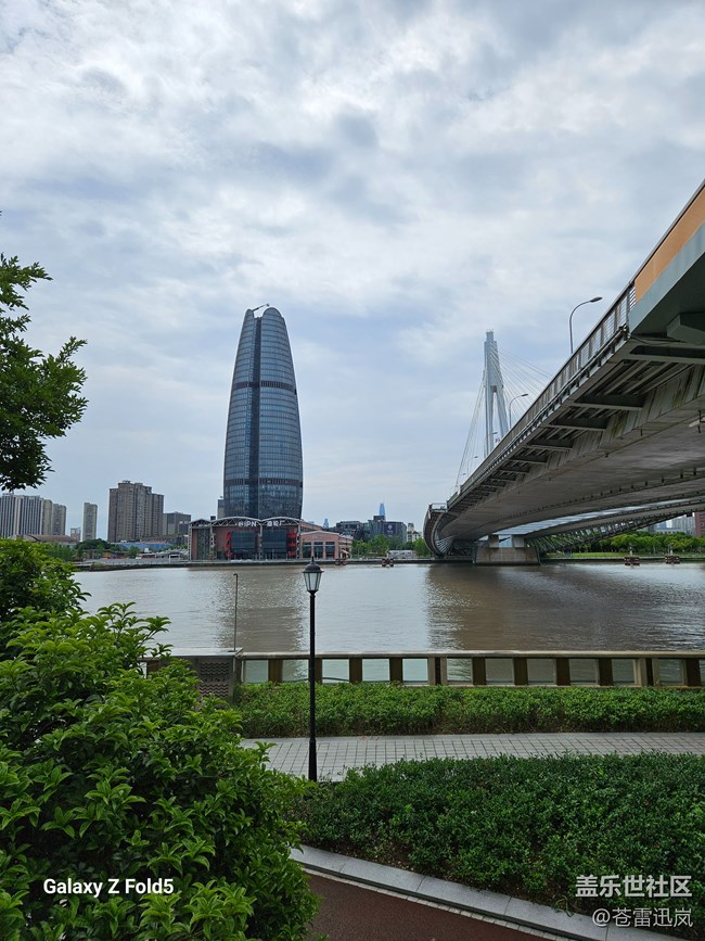 【最美家鄉(xiāng)地標(biāo)建筑】寧波財(cái)富中心——三江畔的玉米樓