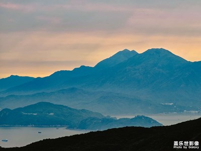 站在太平山頂，用10x長焦眺望遠(yuǎn)方