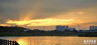 【如影隨形】+ 光影河畔