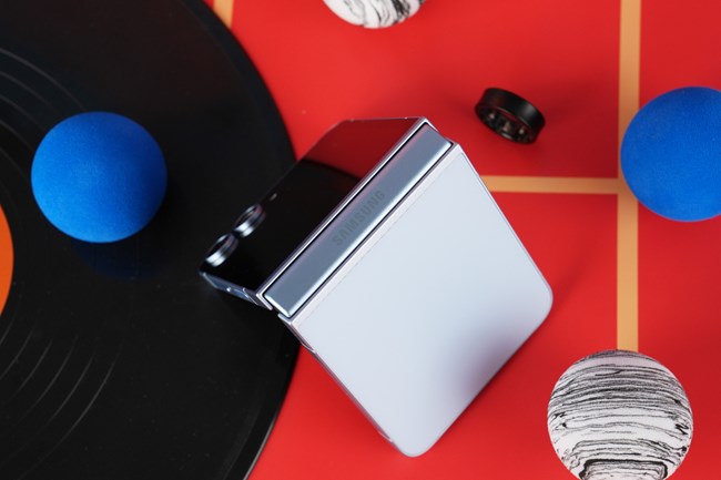 小巧精致 氣質(zhì)不凡 Galaxy Z Flip6圖賞 小巧精致 氣質(zhì)不凡 Galaxy Z Flip6圖賞