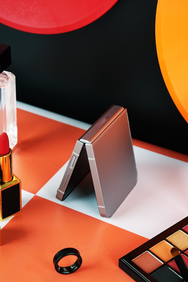 小巧精致 氣質(zhì)不凡 Galaxy Z Flip6圖賞 小巧精致 氣質(zhì)不凡 Galaxy Z Flip6圖賞