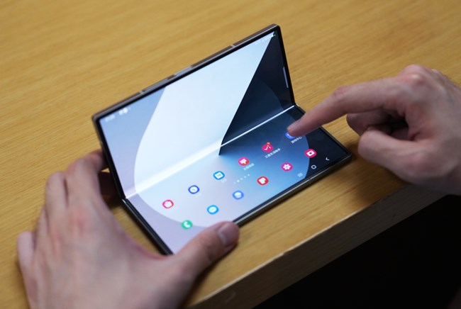 智能AI 輕薄身姿 三星Galaxy Z Fold6評(píng)測(cè) 智能AI 輕薄身姿 三星Galaxy Z Fold6評(píng)測(cè)