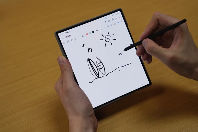 智能AI 輕薄身姿 三星Galaxy Z Fold6評(píng)測(cè) 智能AI 輕薄身姿 三星Galaxy Z Fold6評(píng)測(cè)