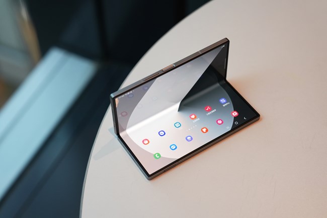 智能AI 輕薄身姿 三星Galaxy Z Fold6評(píng)測(cè) 智能AI 輕薄身姿 三星Galaxy Z Fold6評(píng)測(cè)