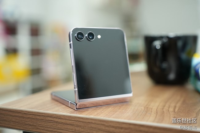 三星Galaxy Z Flip5背板耐用性