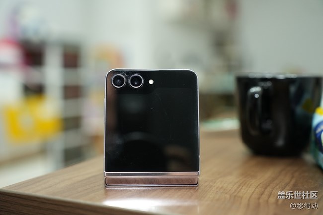 三星Galaxy Z Flip5背板耐用性
