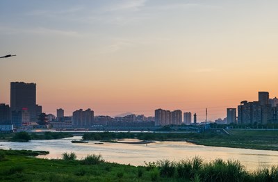 （邊走邊拍）+39度傍晚