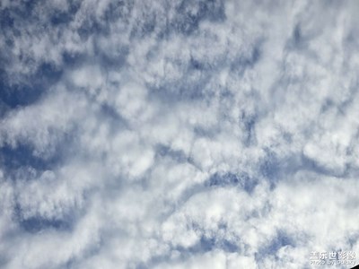 【邊走邊拍】+藍天白云