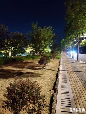 【邊走邊拍】+夜晚散步