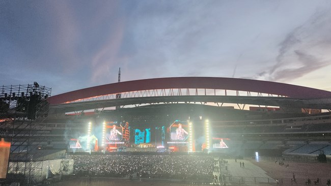 S24系列百倍變焦看演唱會(huì)