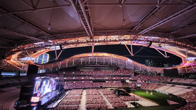 S24系列百倍變焦看演唱會(huì)