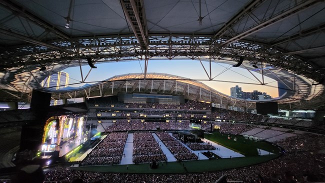 S24系列百倍變焦看演唱會(huì)