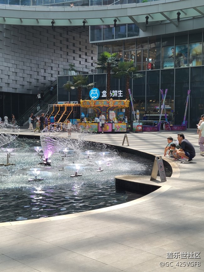 【夏日生活】商場(chǎng)玩耍