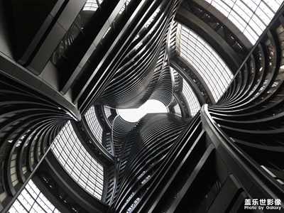 麗澤SOHO的螺旋設(shè)計(jì)，快來(lái)帶著你的手機(jī)拍吧