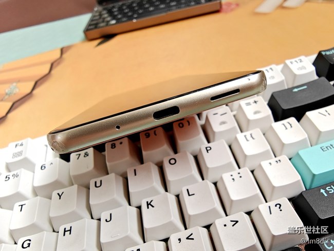 閑魚(yú)淘的二手三星Galaxy C55上手體驗(yàn)