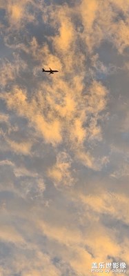 飛機(jī)穿云～