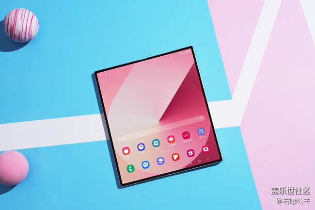 輕薄身姿 脫穎而出 三星Galaxy Z Fold6圖賞