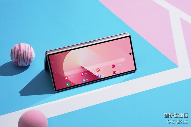 輕薄身姿 脫穎而出 三星Galaxy Z Fold6圖賞