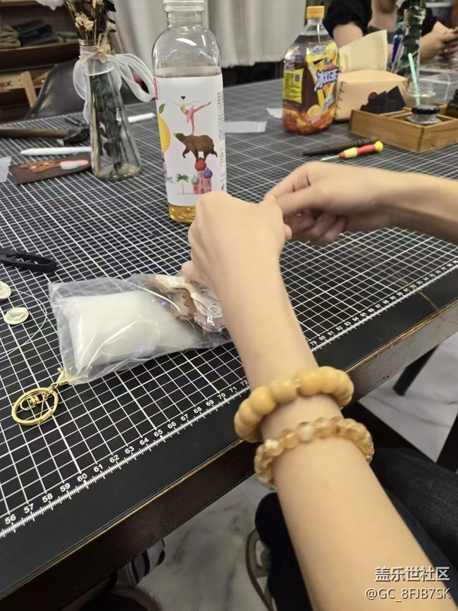 皮具店的靜物攝影《一次手工皮具和攝影的親密接觸》