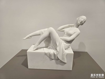 【難忘的夏天】+博物館的雕像